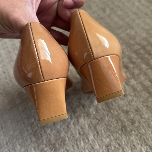 Stuart Weitzman patent leather wedge shoes tan size 7 - Picture 7 of 9
